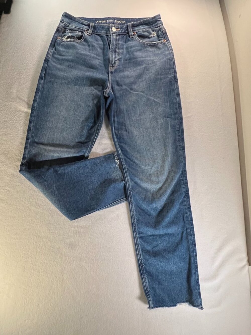 American Eagle Women’s 10 Strigid Mom Jeans Blue Medium Wash High Rise Denim